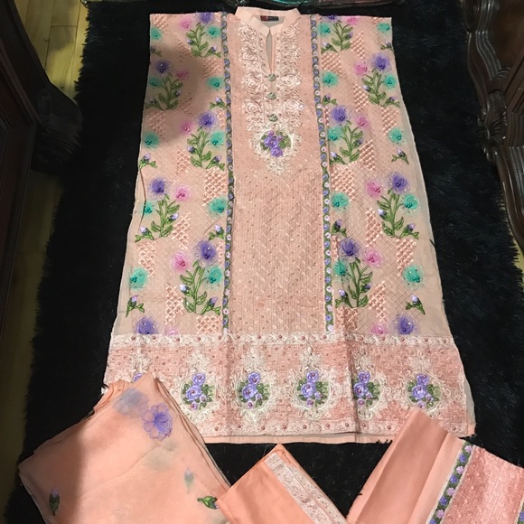 Semi stitched Pakistani dress pearls embroidered - Picture 3 of 7